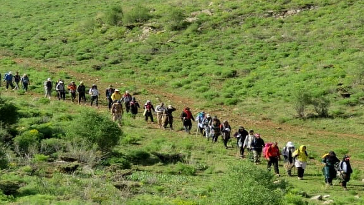 صعود گروه کوهنوردی شهرستان دره شهر به ارتفاعات کبیر کوه