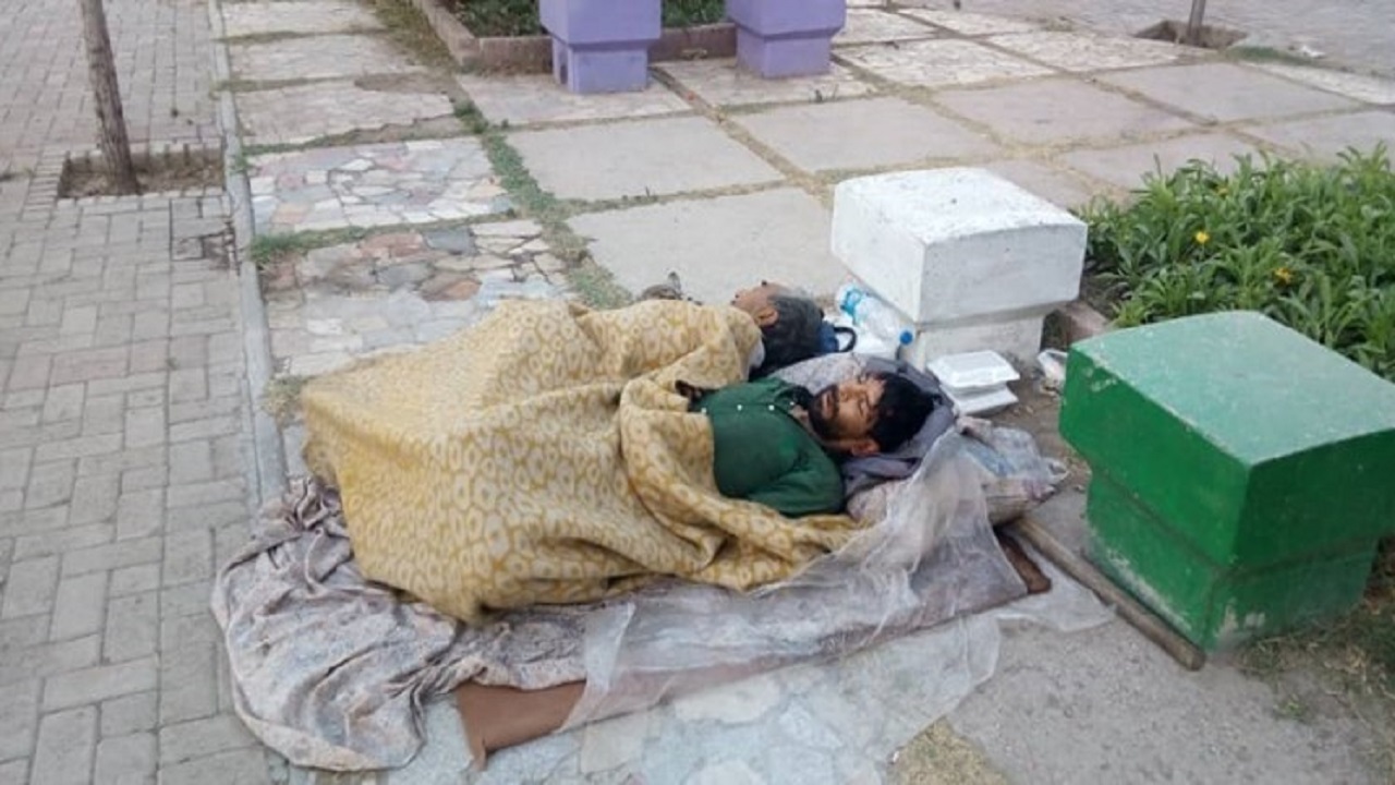 مساجدی که به کمک کارتن‌خواب‌ها آمدند