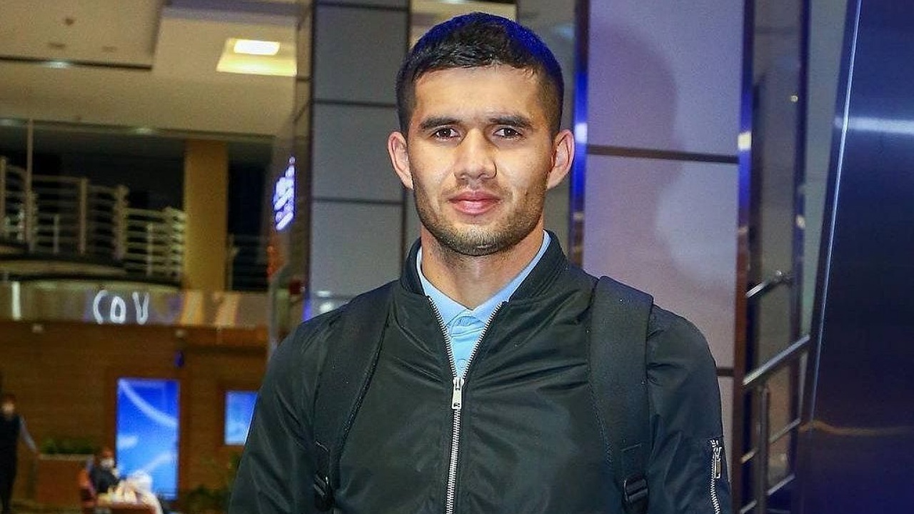 عقد قرارداد آمانوف با استقلال پس از قبولی در تست‌های پزشکی