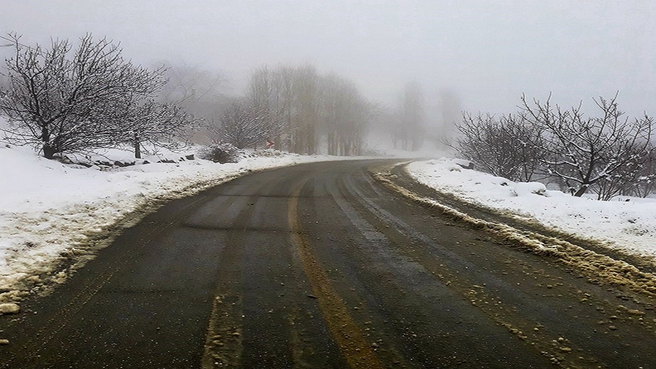 نمایی از جاده برفی تاراز + فیلم