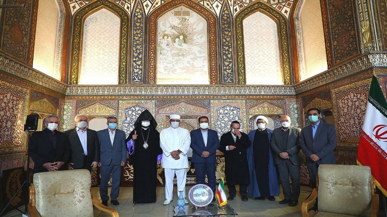 اصفهان نمونه موفق زندگی مسالمت آمیز پیروان ادیان الهی است
