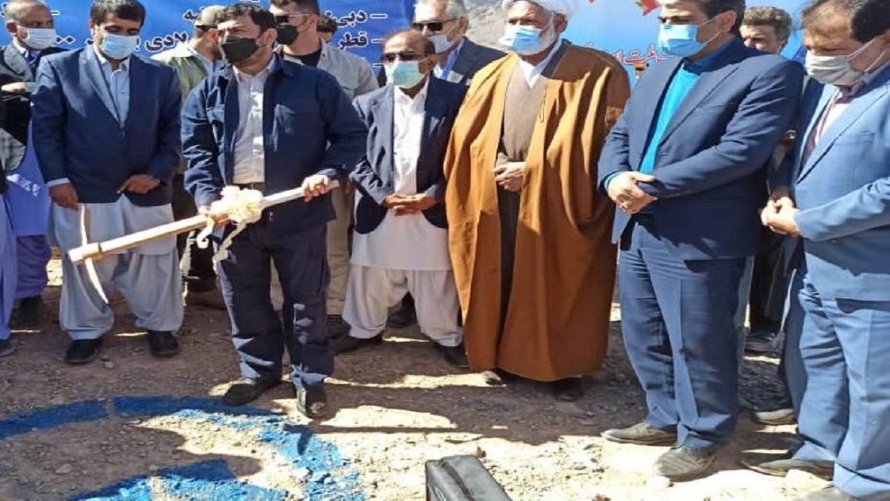 عملیات اجرایی پروژه خط انتقال آب از کارواندر به شهر خاش آغاز شد