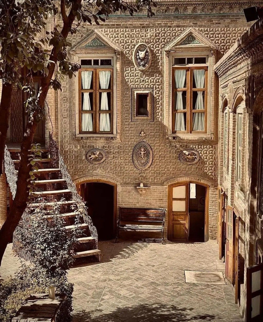 عمارت داروغه در مشهد عمارتی به وسعت تاریخ در قلب مشهد + عکس