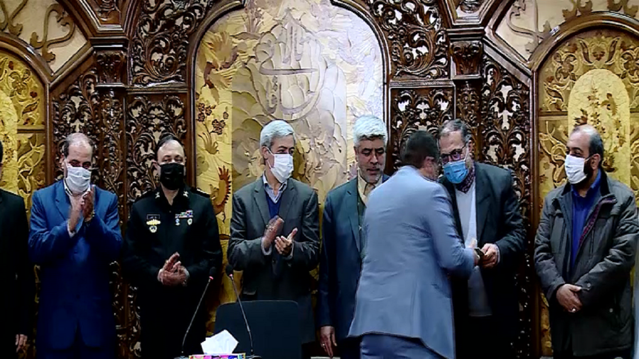 تجلیل از برگزیدگان جشنواره شعر و داستان دفاع مقدس آذربایجان شرقی