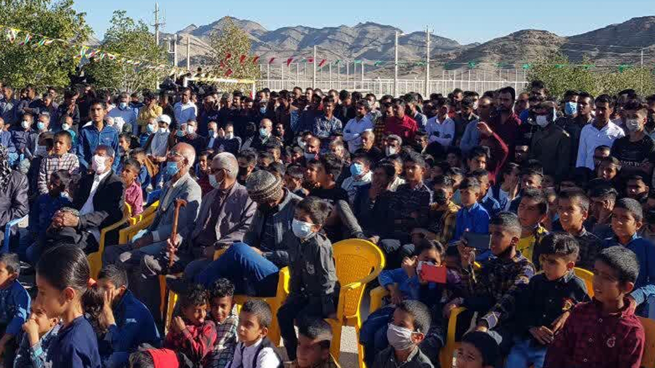 حماسه باشکوه مردم روستای چاه نهر لارستان در ۴۳ سال استقامت