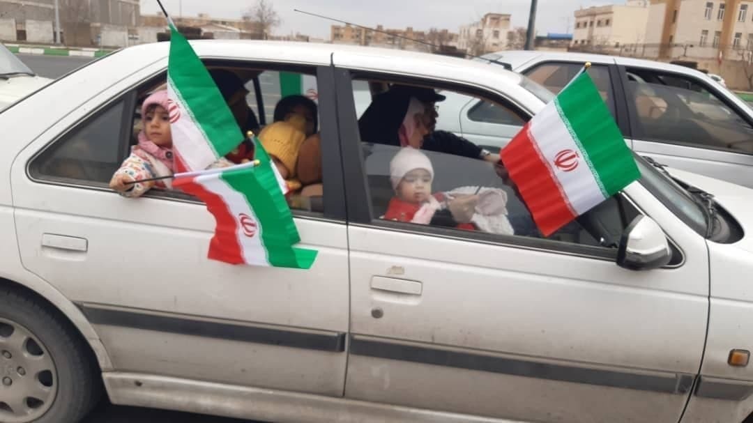 راهپیمایی ۲۲ بهمن در سراسر کشور در حال برگزاری است