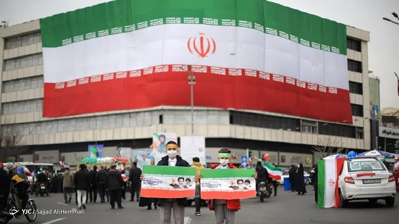 تصاویری از حاشیه حضور مردم ایران در راهپیمایی ۲۲ بهمن