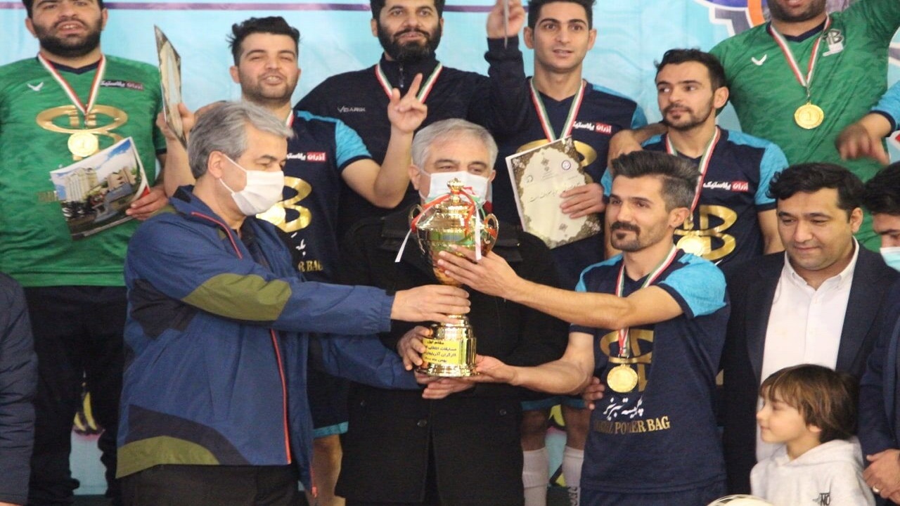 تیم پلیمر کیسه تبریز به مقام قهرمانی مسابقات فوتسال کارگران آذربایجان شرقی دست یافت