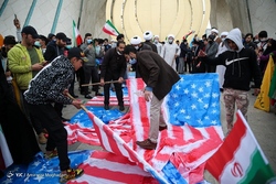 حضور رئیس جمهور در نماز جمعه ۲۲ بهمن ۱۴۰۰