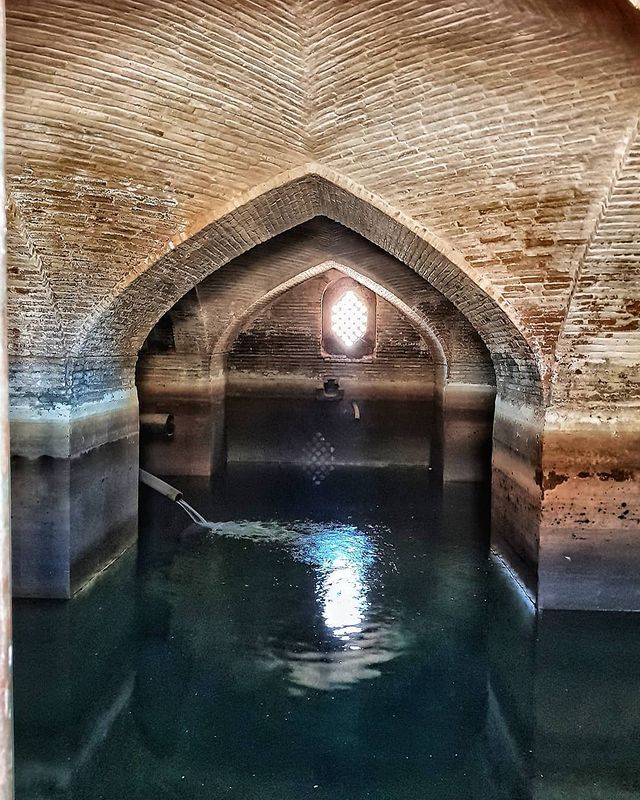 نمایی از آب انبار تاریخی کازرونی + فیلم