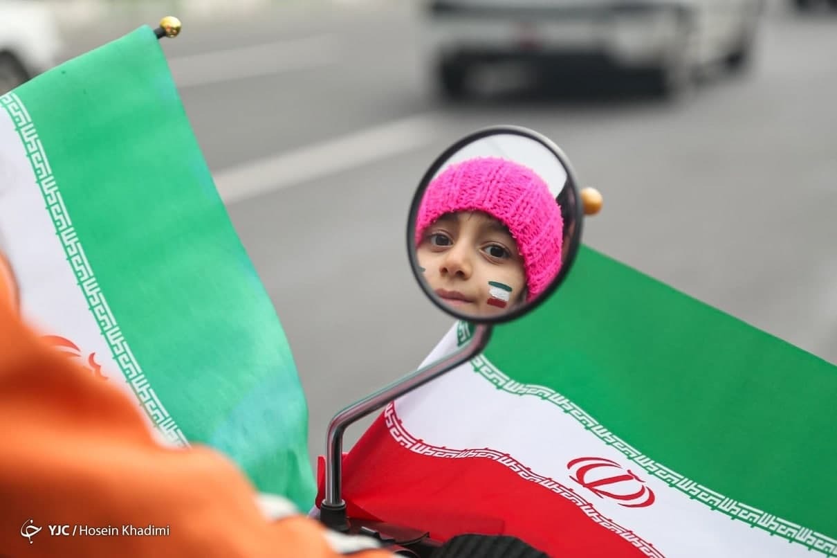 مردم ایران چهل و سومین سالگرد پیروزی انقلاب را جشن گرفتند + فیلم و تصاویر