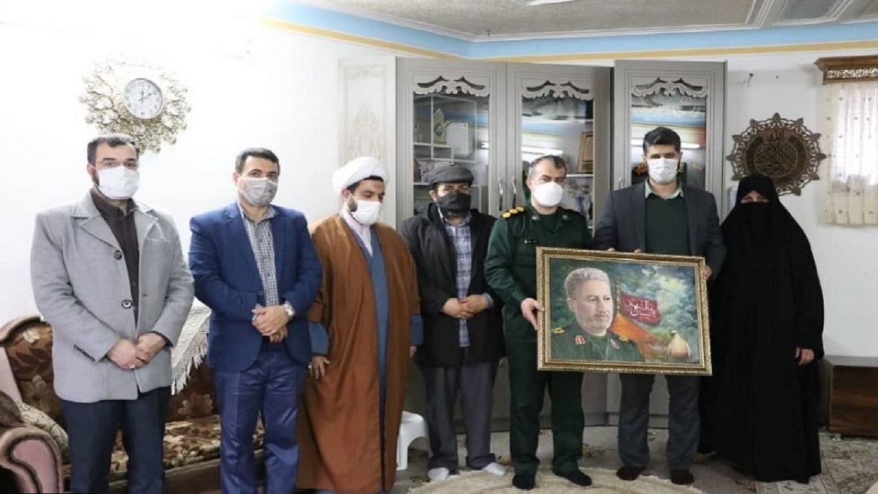 ایستادگی تا پای جان در راه دفاع از وطن، آموزه شهدا است