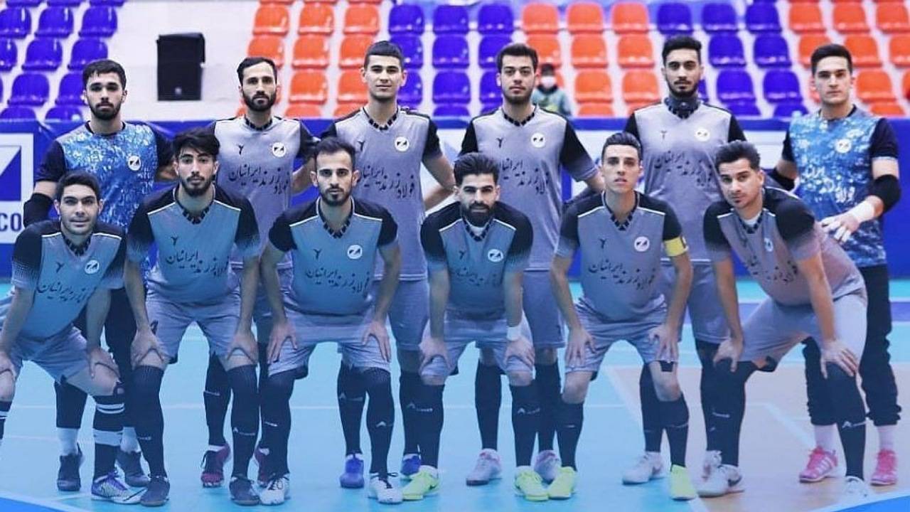 فوتسالیست‌های زرندی از سد زندی بتن کلاردشت گذشتند