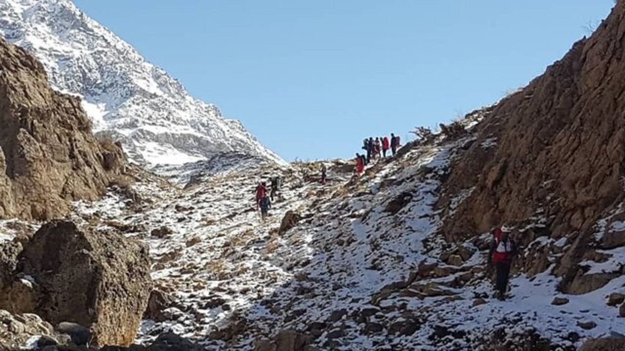 نجات ۸ کوهنورد گرفتار شده در ارتفاعات آقداش نوبران