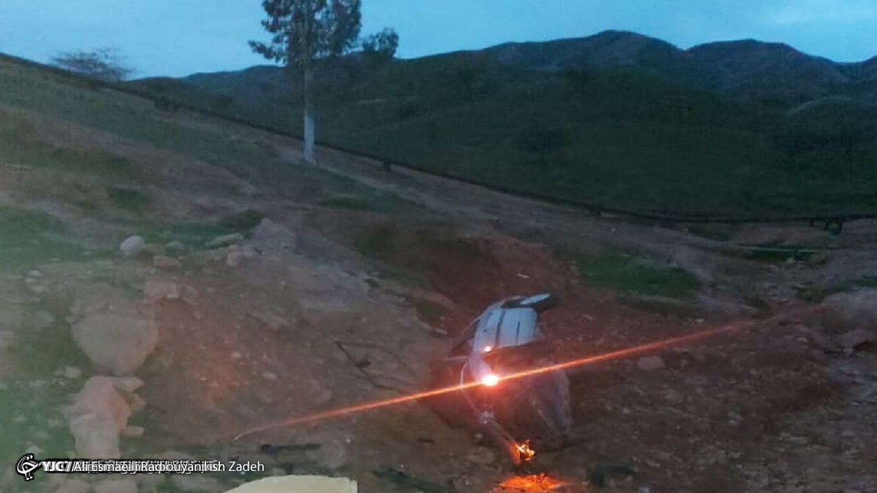 ۱۰ مصدوم حاصل واژگونی ۲ خودرو در جاده‌های خوزستان