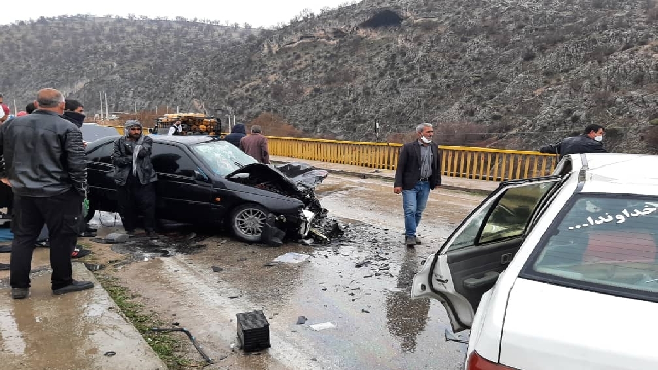 وقوع تصادف زنجیره ای در جاده یاسوج به اصفهان