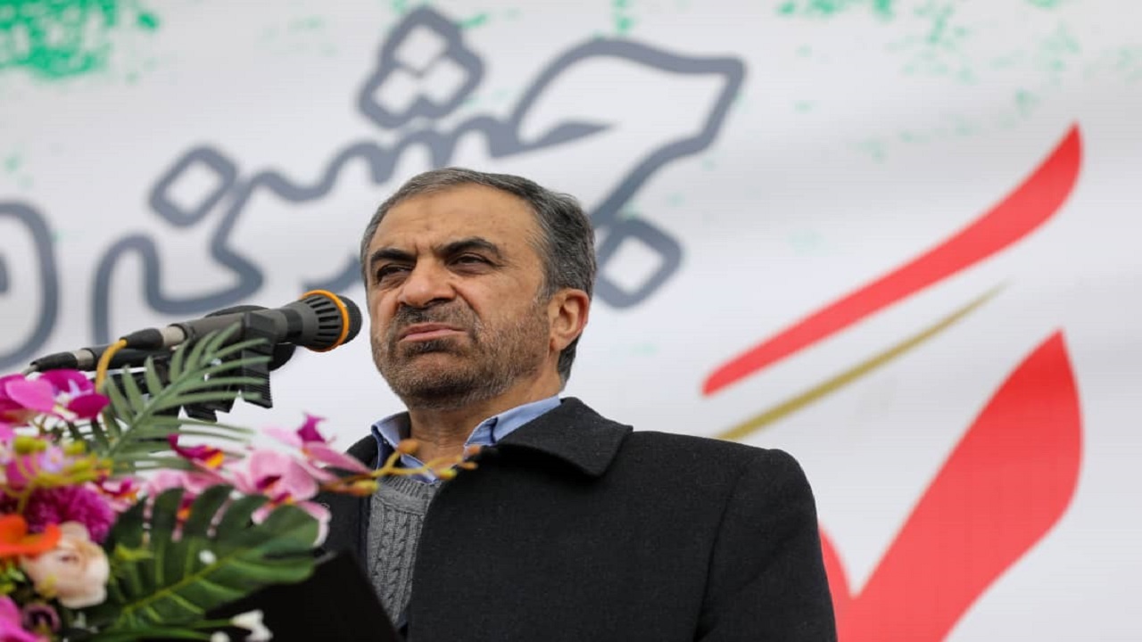 قدردانی استاندار چهارمحال و بختیاری از حضور حماسی مردم در جشن انقلاب