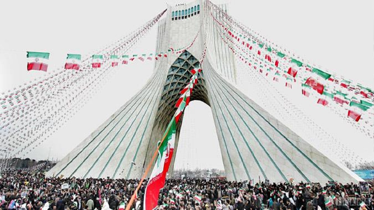 روایتی از حاشیه‌های یک جشن تولد متفاوت/ از حضور مهمانان خارجی تا جوانان نسل اول در کنار جوانان نسل سوم