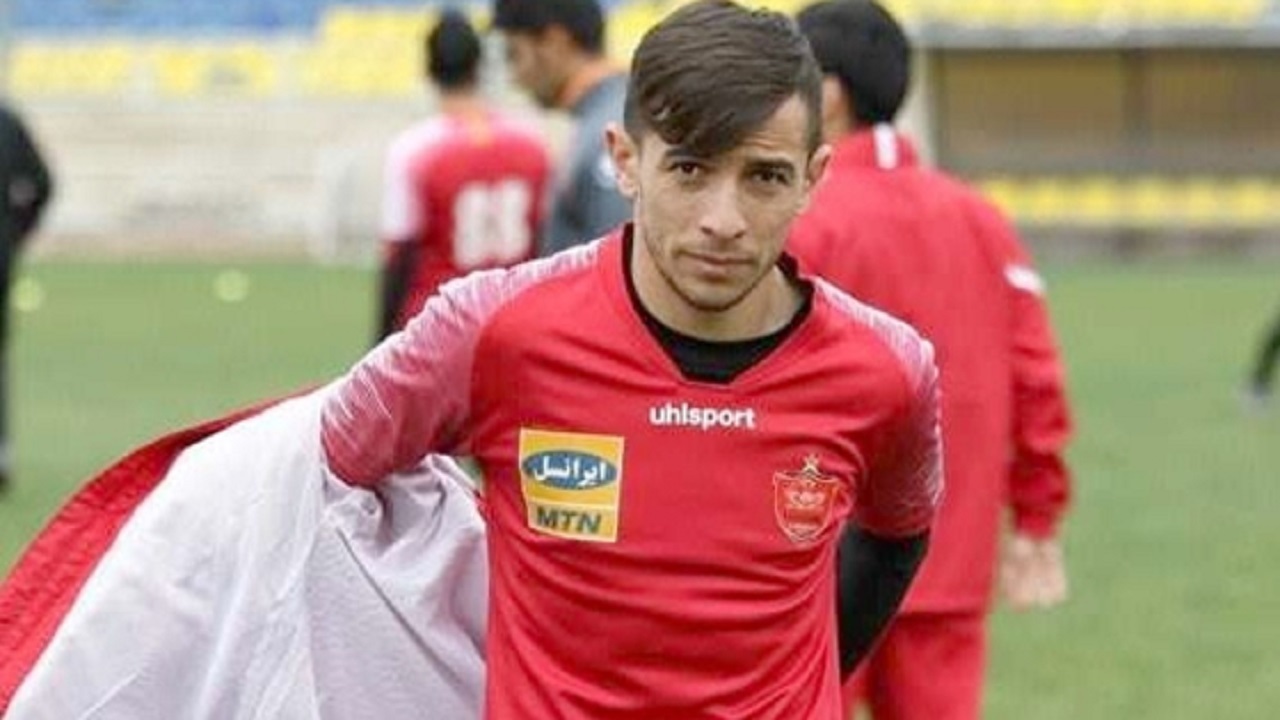 رضاییان به پرسپولیس ملحق شد/ مهاجم استقلال به گل گهر پیوست +عکس