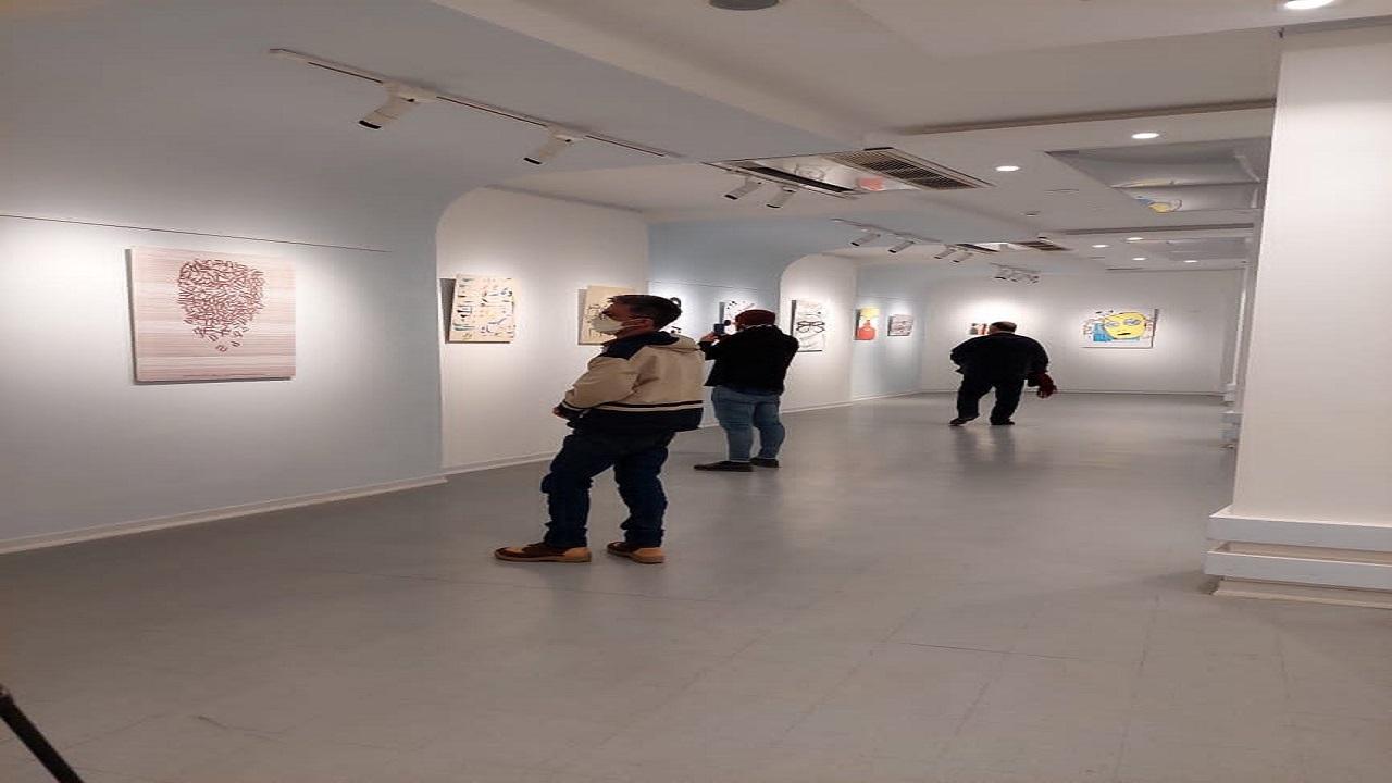 افتتاح نمایشگاه"من" آثار گرافیک و نقاشی در سنندج