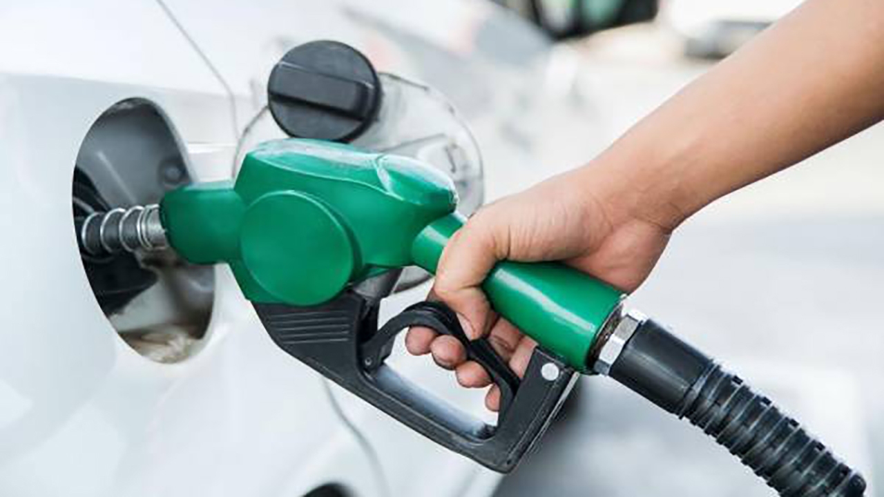 چرا نباید باک بنزین را تا آخر پر کنیم؟ + فیلم