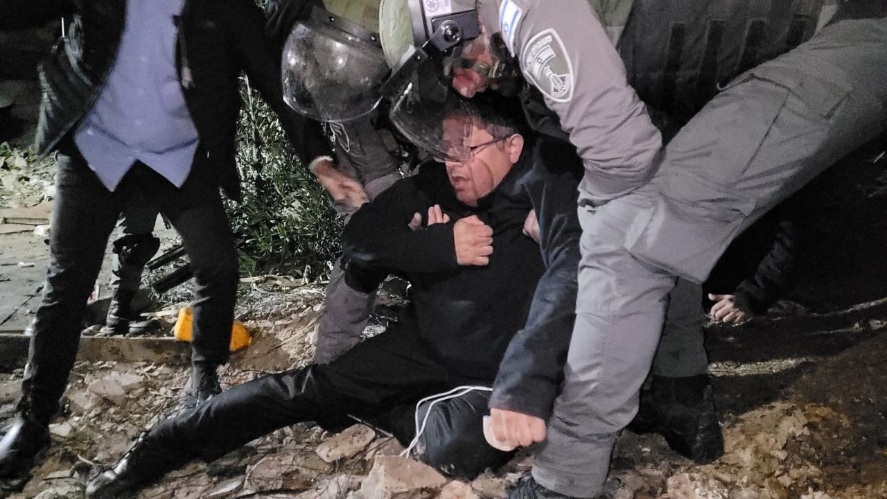 تیراندازی نیروهای اشغالگر صهیونیستی در درگیری با جوانان فلسطینی در محله شیخ جراح در کرانه باختری 02