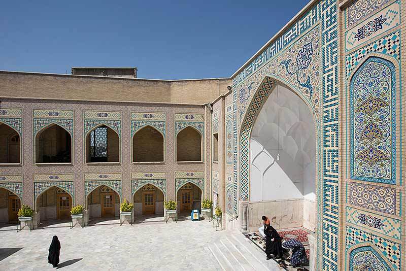 پیر پالاندوز عارفی در همسایگی امام رضا (ع) پیر پالاندوز عارفی در همسایگی امام رضا (ع)
