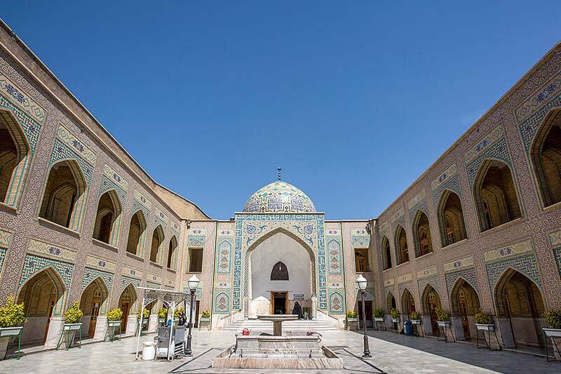 پیر پالاندوز عارفی در همسایگی امام رضا (ع) پیر پالاندوز عارفی در همسایگی امام رضا (ع)
