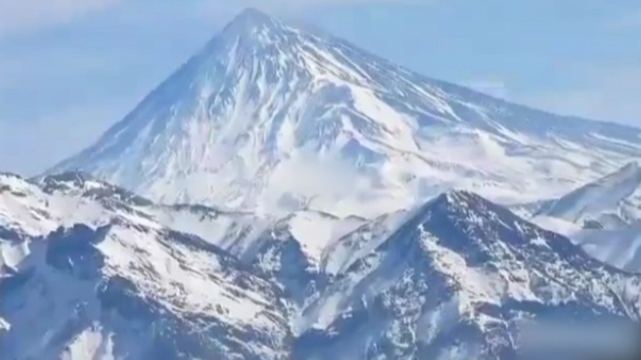 سوپر زوم قله‌های برفی تهران در یک قاب + فیلم