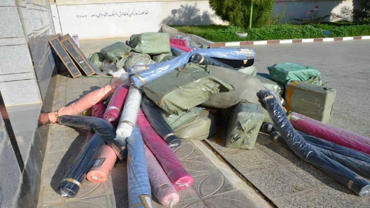 کشف پارچه زیر جعبه‌های خالی گوجه در دشتستان
