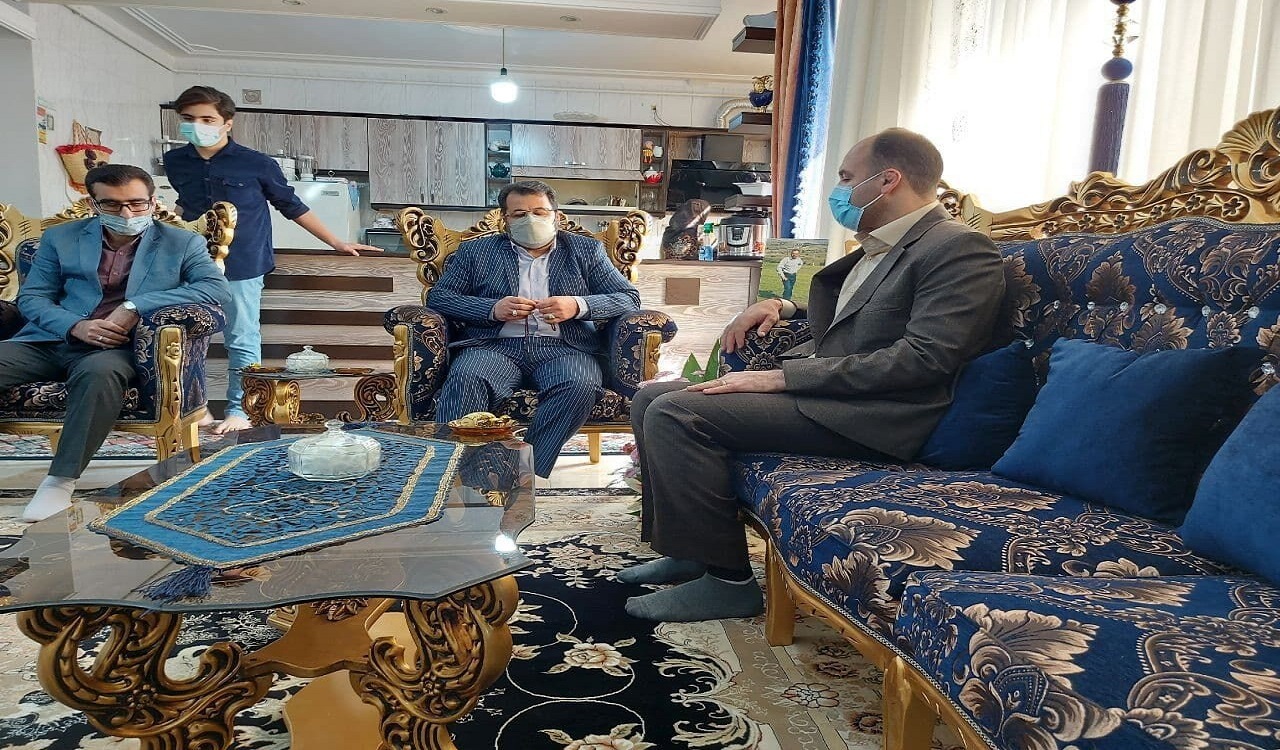 شهدای سلامت جان خود را برای زندگی مردم فدا کردند