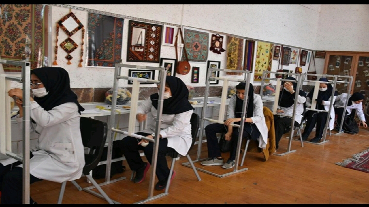 برگزاری آزمون مقدماتی المپیاد دانش‌آموزی فرش دستباف در شیراز