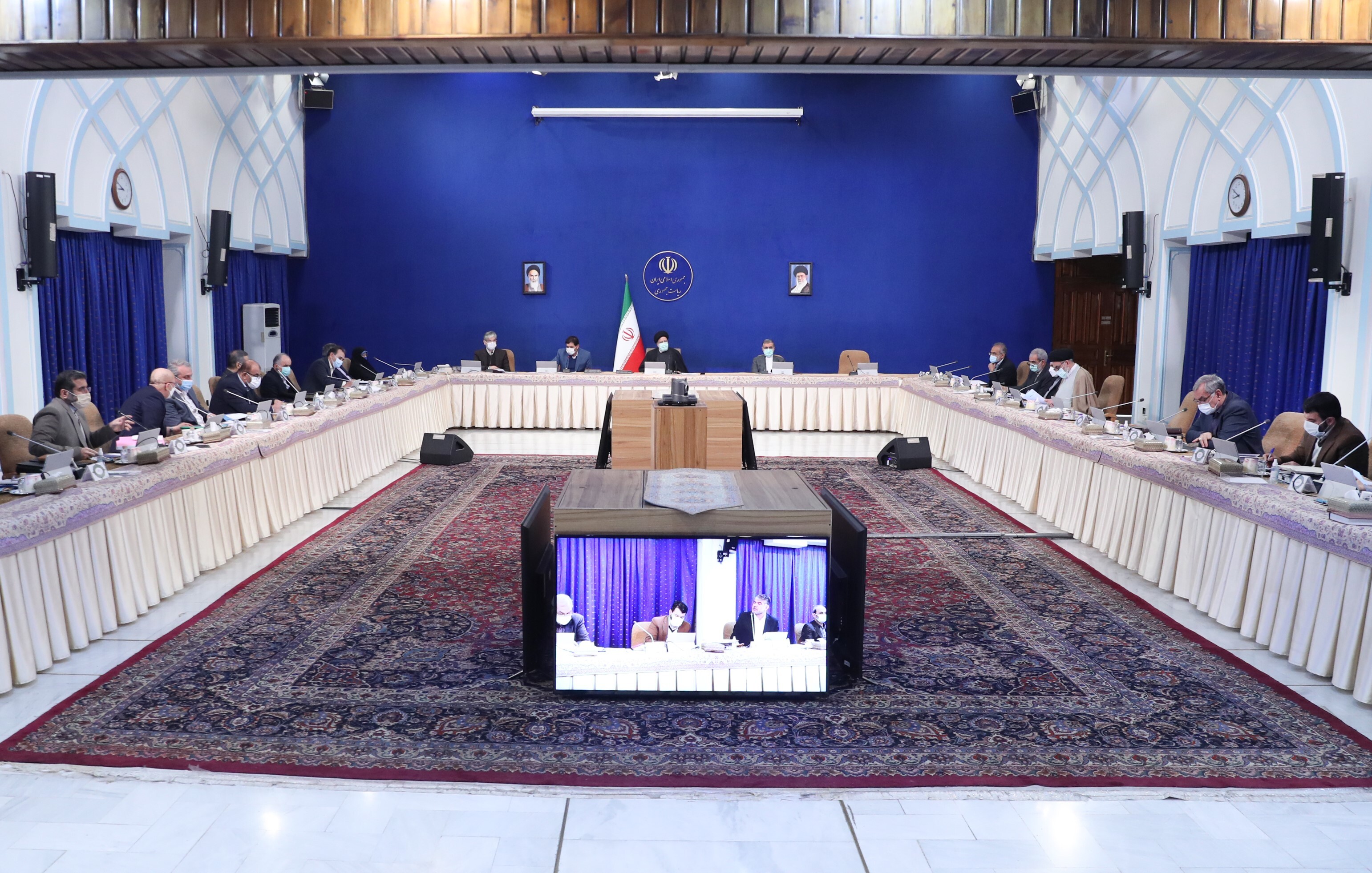 رئیس‌جمهور: کنترل مستمر بازار کالاهای اساسی ضروری است