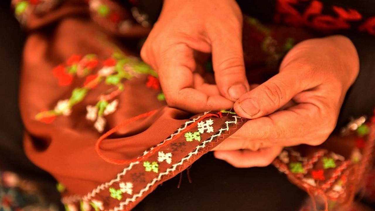 از مشکلات هنرمندان صنایع دستی تا رفع موانع توسط میراث فرهنگی