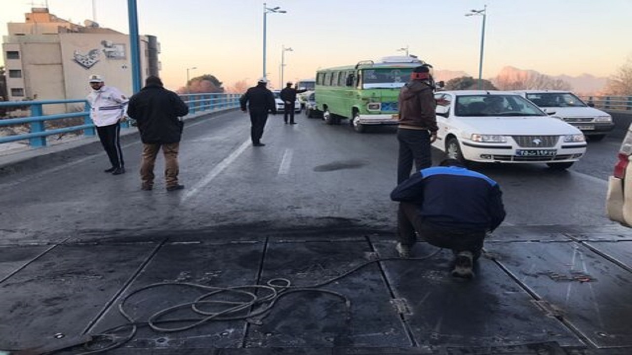 جلوگیری از حادثه‌ دلخراش در محل جدا شدن اتصال پل غدیر اصفهان