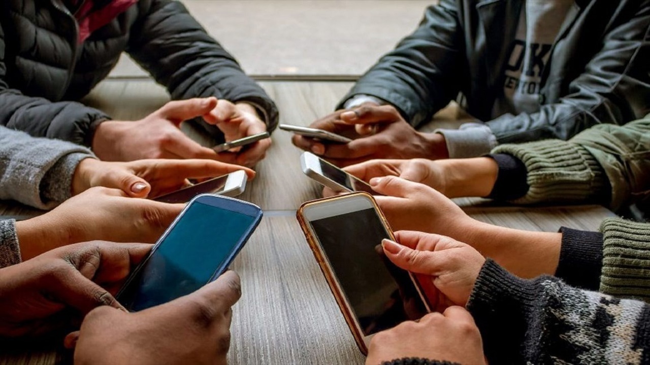تلفن همراه