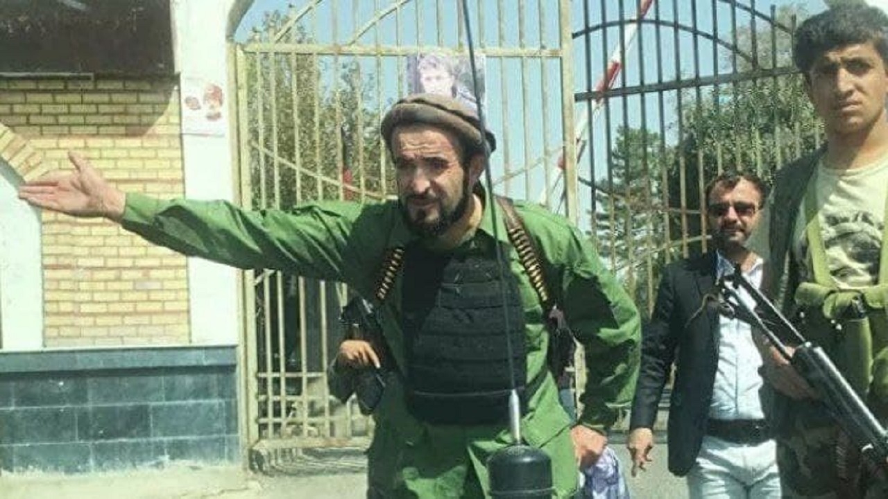 خانه‌های خود را ترک نکنید