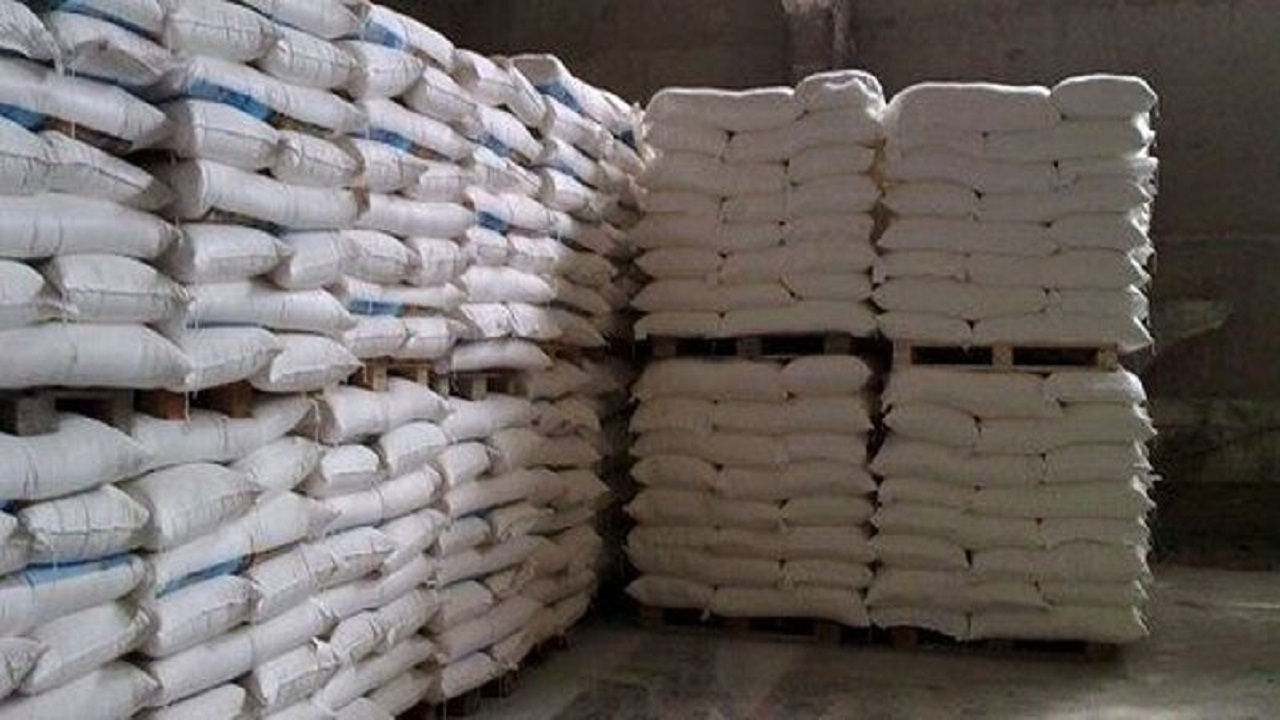 کشف ۱۶ تن آرد خارج از شبکه توزیع در سمنان