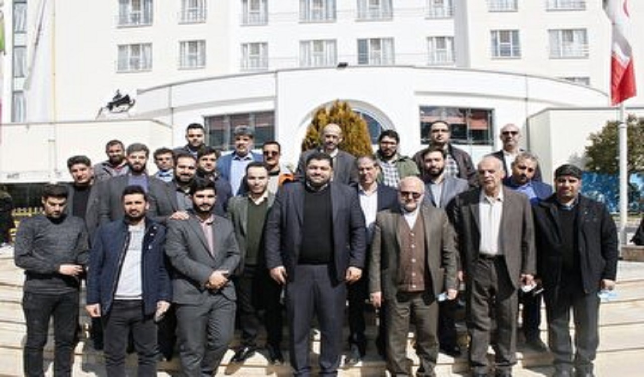 برگزاری آیین اختتامیه نهمین جشنواره فیلم فجر در سینما بیستون کرمانشاه
