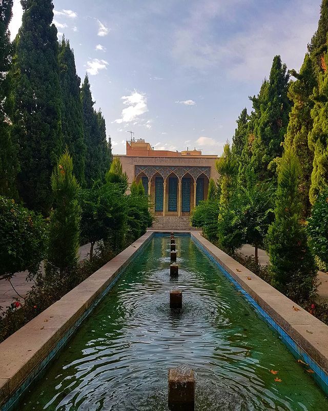 از