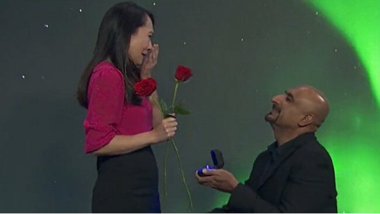 درخواست ازدواج از کارشناس هواشناسی روی آنتن زنده + فیلم