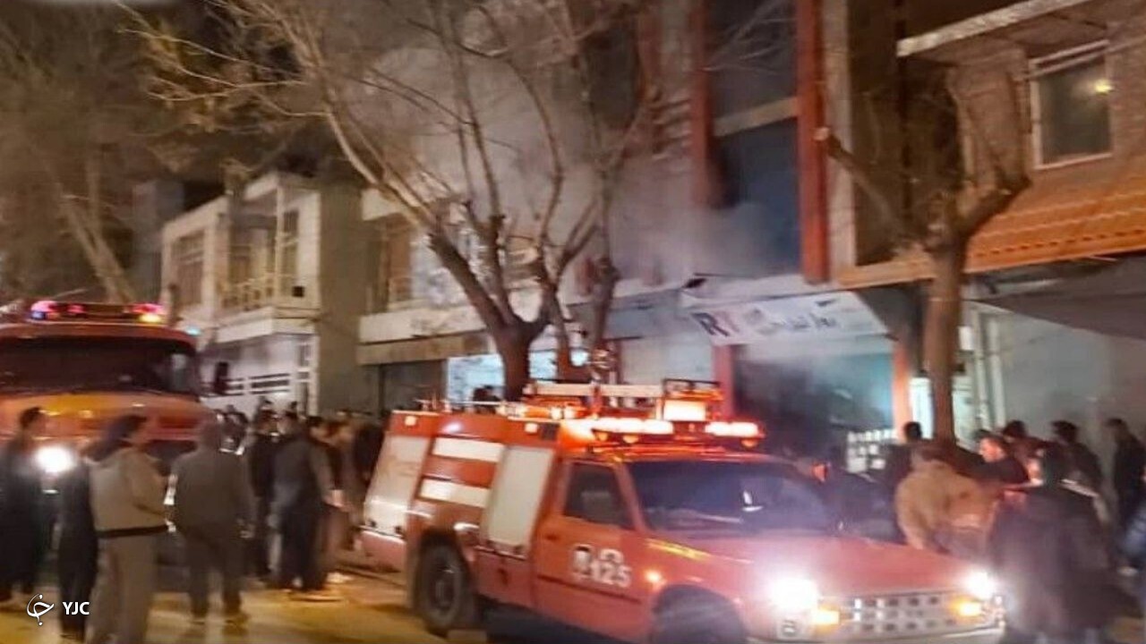 مغازه موبایل فروشی در مهاباد آتش گرفت