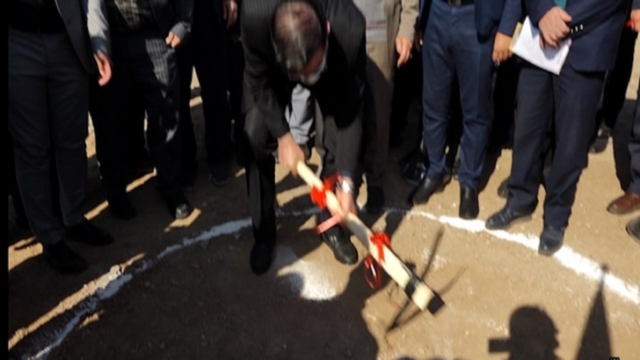کلنگ یک واحد صنعتی در قم به زمین زده شد