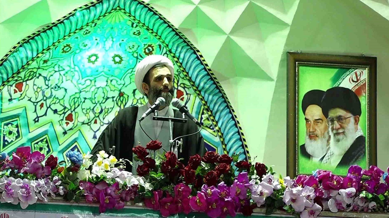 هدف منافقان ریشه کن کردن انقلاب است
