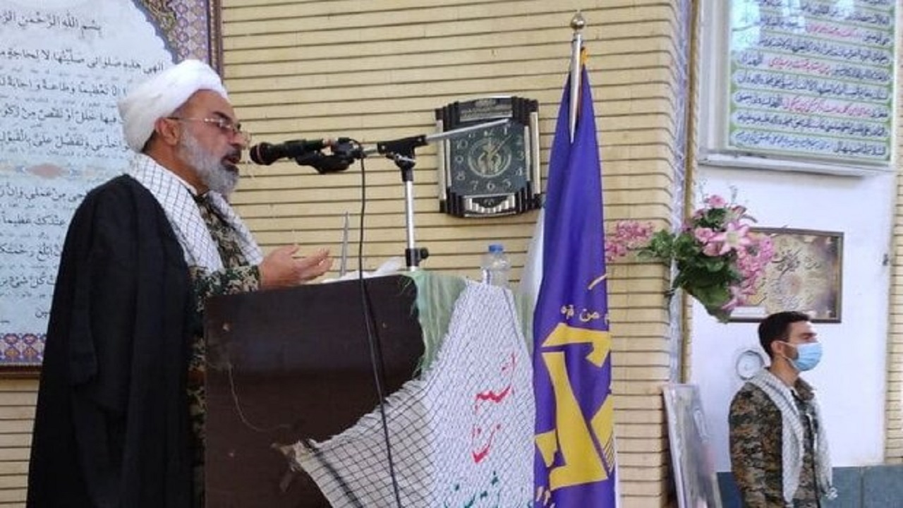 دشمنان حقایق را وارونه جلوه می‌دهند