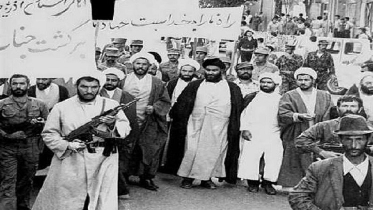 تنها مسجدی که در طول مبارزات انقلاب به توپ بسته شد
