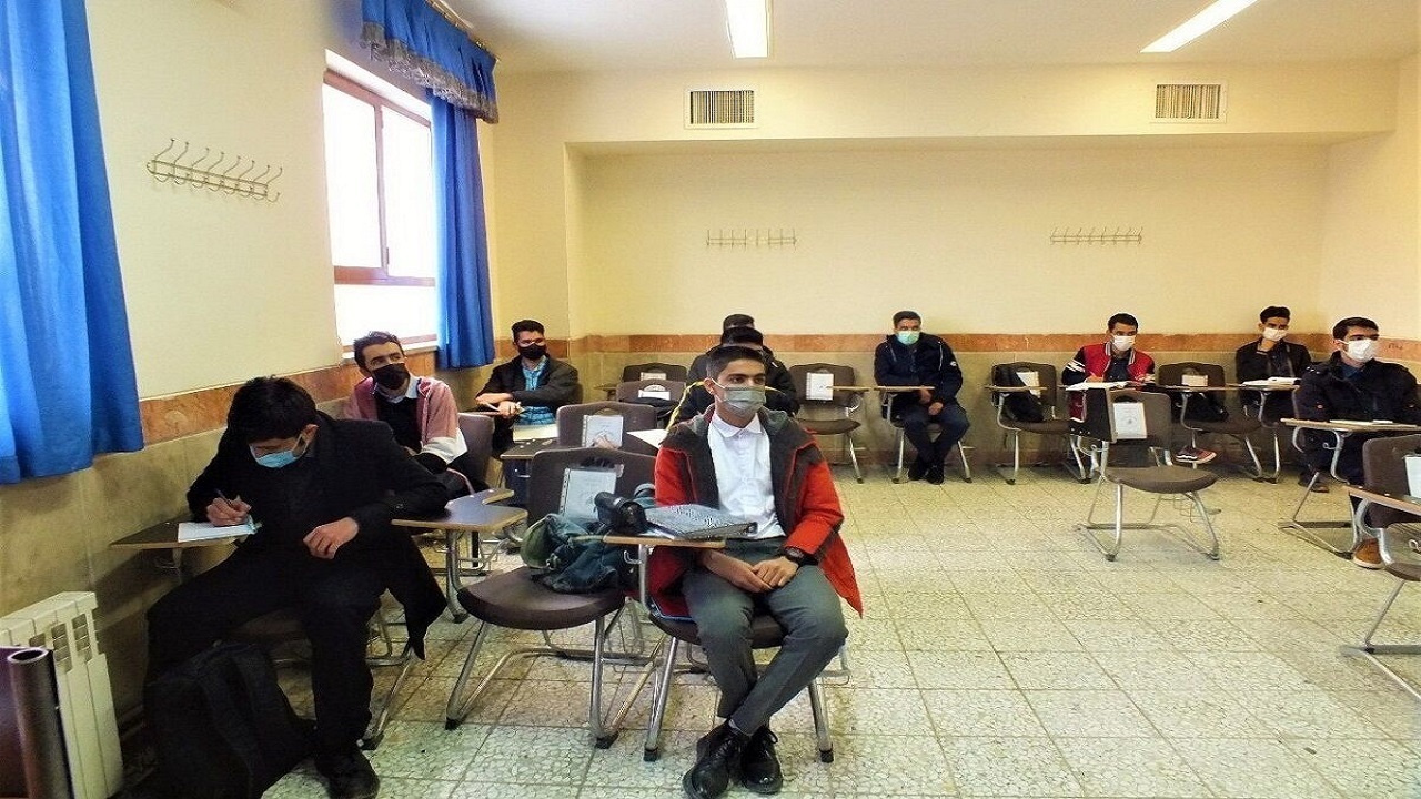 پیگیری آموزش حضوری در برخی از مدارس خراسان جنوبی