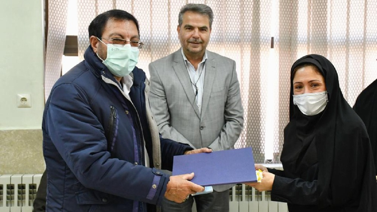 تجلیل از بانوان شاغل شهرداری به مناسبت روز زن