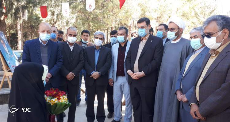 معاون رئیس‌جمهور و رئیس بنیاد شهید و امور ایثارگران وارد شیراز شد