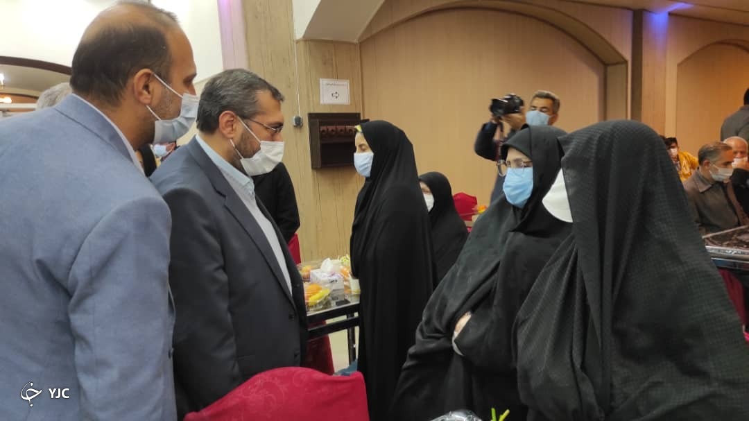 تجلیل از مادران و همسران شهدا در شیراز